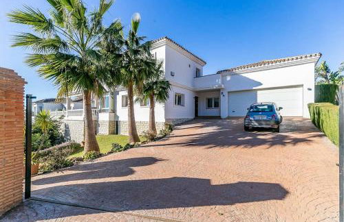 88-Exclusive Villa with Private Pool in Mijas, Malaga - Photo 43