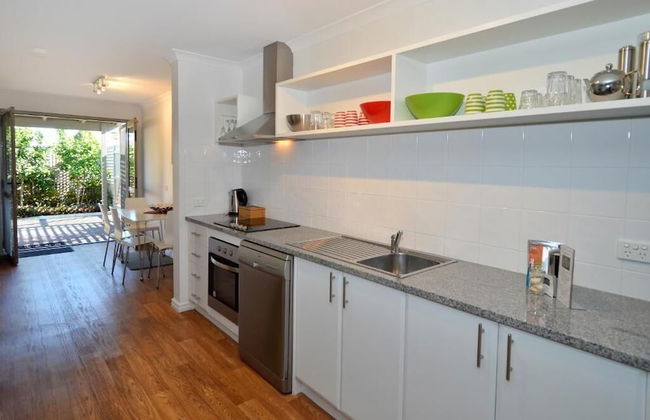 Albany Central Apartments - Photo 8