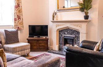 Bright and Well-Kept 3-Bed Property! Free Parking - Foto 14