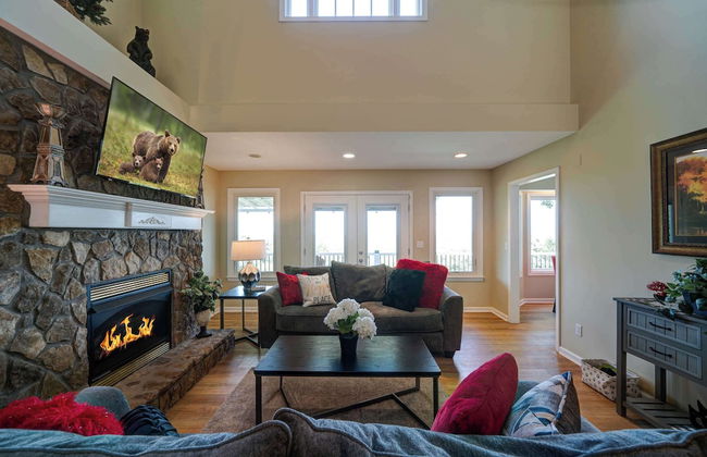 Sunset View 3 BDR Close to Downtown! - Photo 14