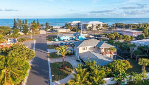 SAND CASTLE-Fun For Big Groups-Walk to Beach, Heated Pool, Lanai - Foto 2