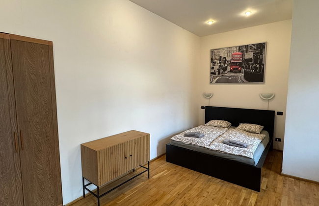 Studio - Sleeps 2 -smoking on Balcony - Pets -wifi - Foto 3