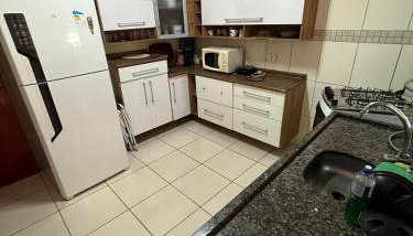 Casa espaçosa em bairro nobre - Foto 4