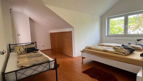 Dachgeschoss Wohnung mit Blick ins Grüne - Foto 5
