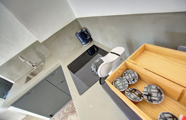 Lovely 70s Style Patio and Terrace - Photo 15