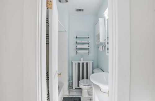 DC Area Bungalow Near Shops and Dining home - Foto 25