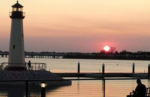 Jacuzzi Lakefront Home w/ Game room+play structure - Foto 24