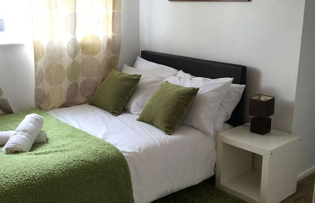 Nice 4 Bedroom near Basildon Town Center - Foto 9