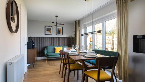 Modern 4-Bed Family Home with 5 Beds & Parking - Foto 3