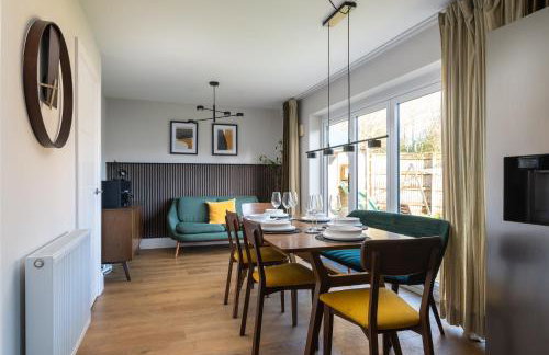 Modern 4-Bed Family Home with 5 Beds & Parking - Foto 3