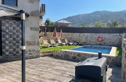 CASA RURAL PUERTO - casa completa con espacio exterior, wifi, estufa, barbacoa, piscina y zona de aparcamiento privada - IDEAL PARA DISFRUTAR EN FAMILIA O GRUPO DE AMIGOS - Foto 34