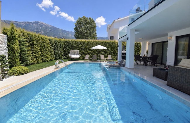 Luxury 4-bed Villa With Private Pool and Jacuzzi - Foto 27