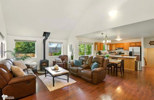 Coastal Place - BEST location in Downtown! - Photo 5