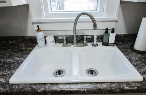 Central Location. Fenced Yard W Washer and Dryer - Foto 21