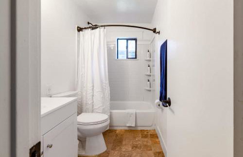 Scenic Mountain Getaway by the Park - Foto 32