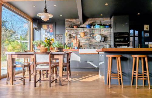 Artist's Hawkhurst Home with Heated Pool & Sauna - Foto 58