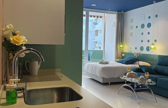 LaHola Glam Suites - Photo 32