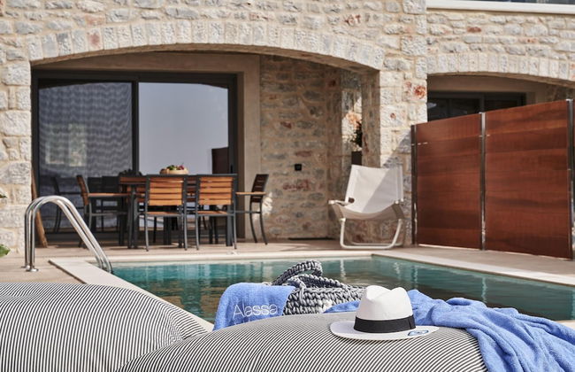 Beachfront Alassa Villas w Private Pools Complex - Foto 45