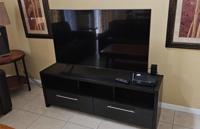 Spacious 7 Br, 4.5 Br Retreat With Pool 7 Bedroom Condo by RedAwning - Foto 6