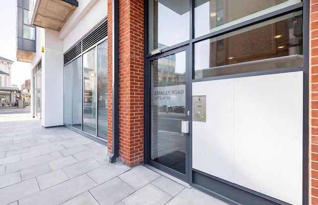 Roomspace Apartments - Chorus - Photo 11