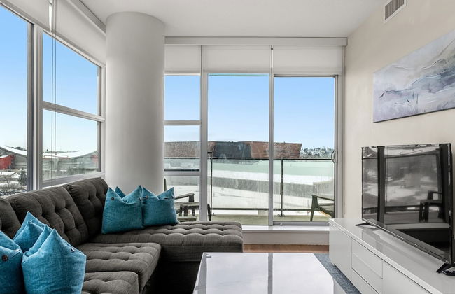 By Stampede Free Parking Banff Pass Wine More - Photo 9