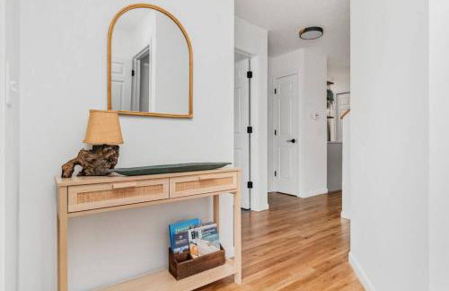 Japandi, 3BD Townhome Near Downtown, Beach and Wineries - Foto 28