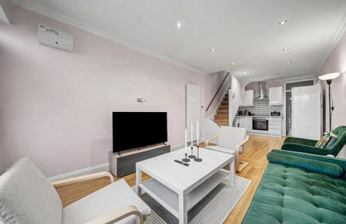 London Gem - Private Parking & Patio, 7m to Station - Foto 2