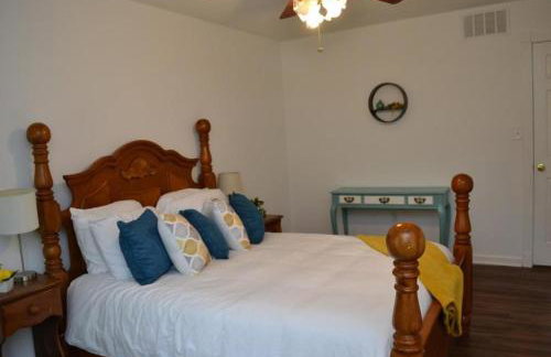 Spacious 2BD near Princeton, Cafes! Family, Backyard, Parking - Photo 56