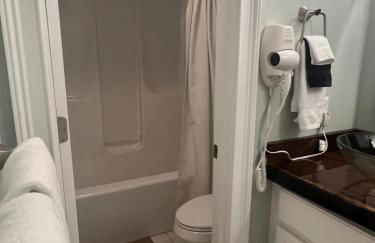 Labrador Lake with FirePit and Billiards - Foto 40