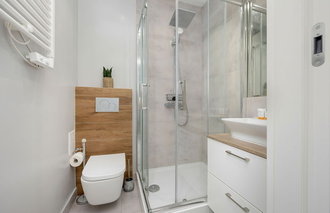 Unique Bright Apartment by Renters - Photo 41