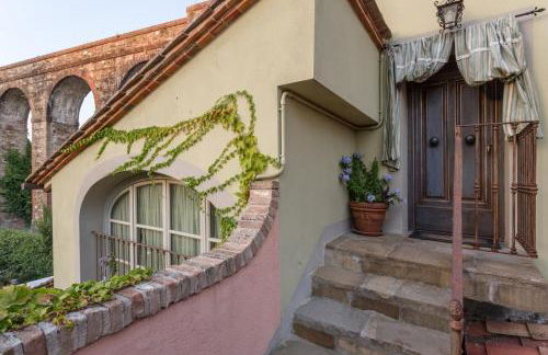 La Dimora dei Conti, Indulge in a Country Farmhouse Apartment with Jacuzzi Facing the Town! - Foto 15