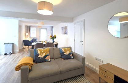 Deluxe One Bed Flat at Dawe Luxury Suites - An Entire Apartment near Ely Cathedral & Train Station - Ideal Gateway to Explore Ely, Cambridge, Norfolk & London - Sleeps up to 4 - Photo 1