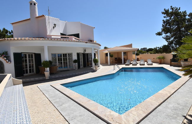 Villacasatulipa-sleeps4-garden-pool-bbq-ac - Foto 13