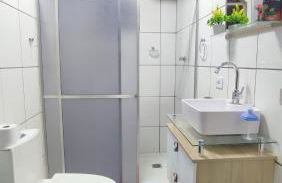 Quarto Casal Com AR Condicionado e Banheiro Privativo - Foto 4