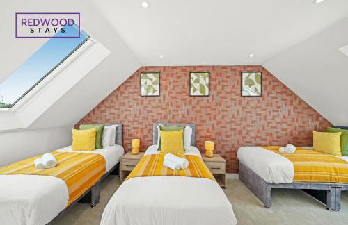 Spacious 4 Bedroom 2 Bath Serviced Home For Contractors & Families with X2 Free Parking Spaces, Fast WiFi - Hosted By Redwood Stays - Foto 6