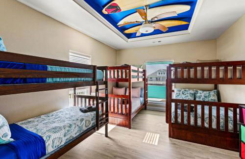 Beachfront Hideaway! Luxury Beachfront, SwimSpa, Game Room, Firepit by Bolivar Vacations - Foto 48