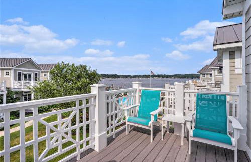 Lake front condo with pool access walking distance to downtown Saugatuck - Foto 32