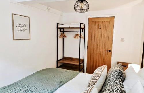 2-Bed Apartment - For Contractors & Business Travellers - Long Stays Welcome - Photo 31