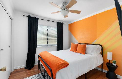 Serene Family Retreat King Beds Pool Hot Tub and Games - Photo 29