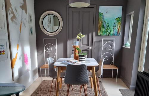 An Artist's Cottage - Photo 1