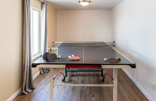 Spacious 6 BR Extended Stay - Photo 12