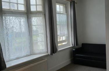 Lovely 1-bedroom flat within minutes from the beach! - Foto 4
