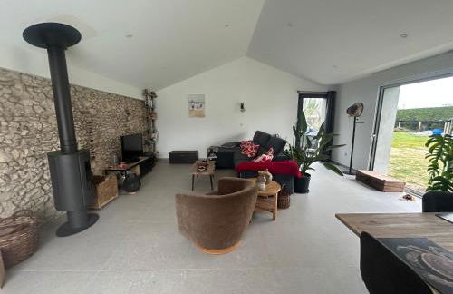 Charmante Maison Rénovée Proche Plage et Forêt avec Jardin - FR-1-652-57 - Foto 14