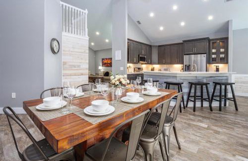 Gorgeous Modern 6BR South Facing Private Pool Hot Tub BBQ Theater 2 Miles Disney - Foto 4