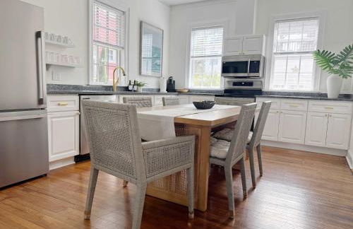 Classy 3-Story Downtown Apt - Great Location - Foto 32