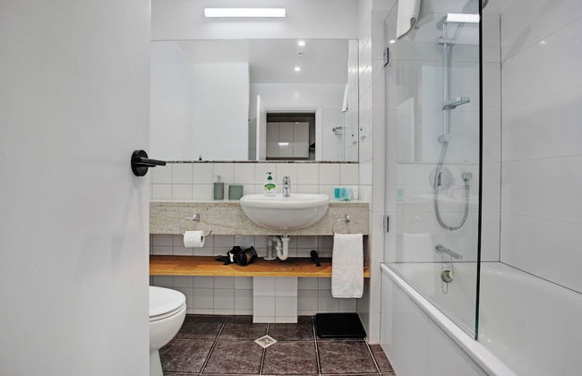 Cozy Studio Retreat in the City By Zodiak Stays - Photo 15