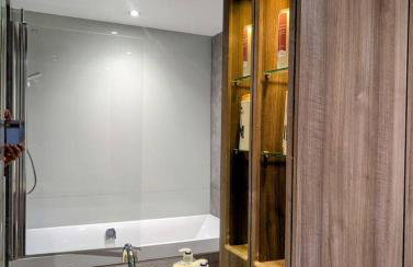 One bedroom apartment with balcony and concierge , station and shops 2min walk - Foto 26