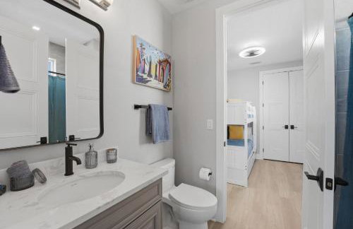 New Listing Discounts! Canal Home-Heated Pool, Game Room, Tesla Charger, & More - Foto 47