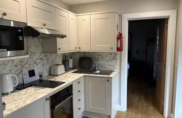 Breckland Lodge 2 with Hot Tub - Foto 15