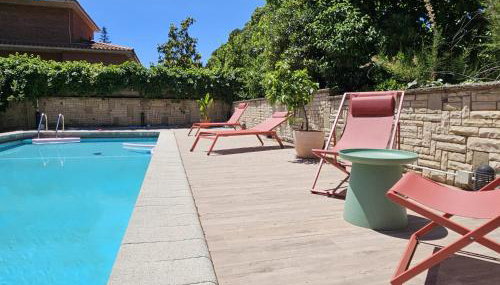 Poolside Apartment Barcelona Sant Cugat - Foto 2, sunbed